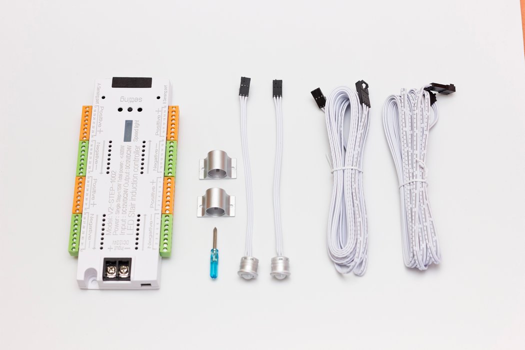 STEP-32-1002 PIR LED ovladač pro osvětlení schodiště 